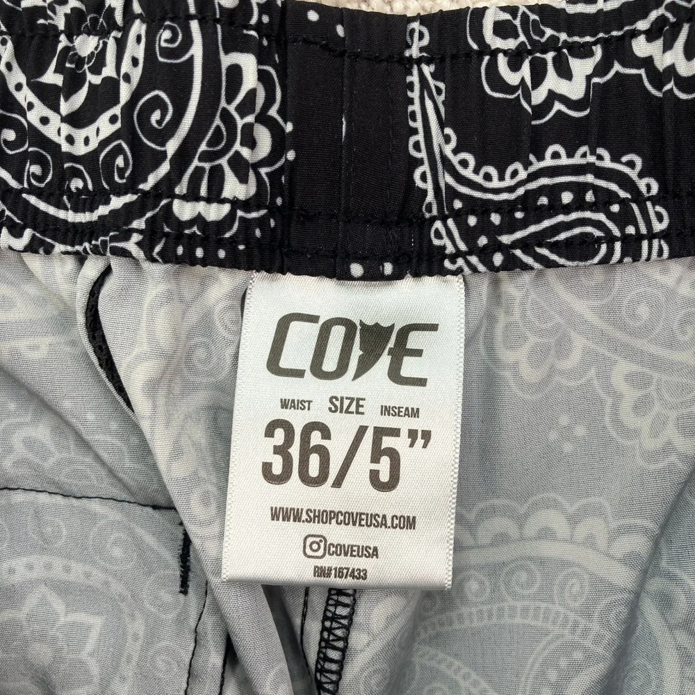 Cove Mens 36 Black White Paisley Bandana 5 Inch Inseam Short Running Gym  Casual